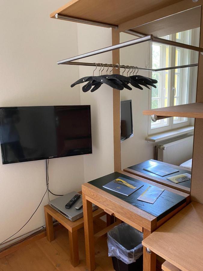 Gutshaus Mit Seeblick - Oekologisch & Nachhaltig Lubow Luaran gambar
